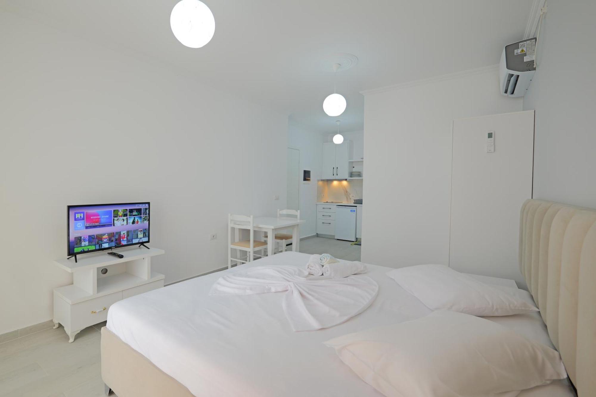 Vila Marina Apartments Sarandë Exteriör bild