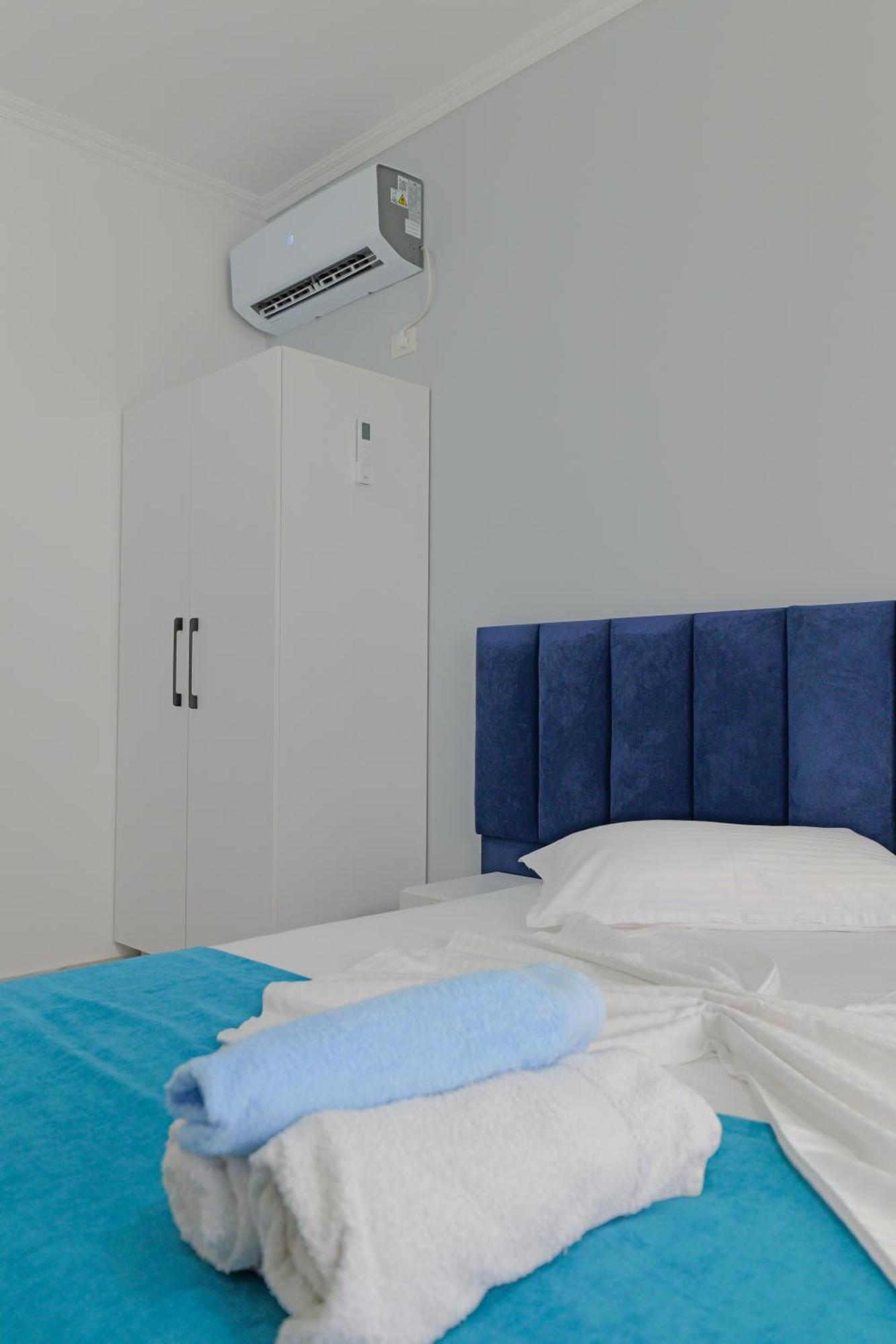 Vila Marina Apartments Sarandë Exteriör bild