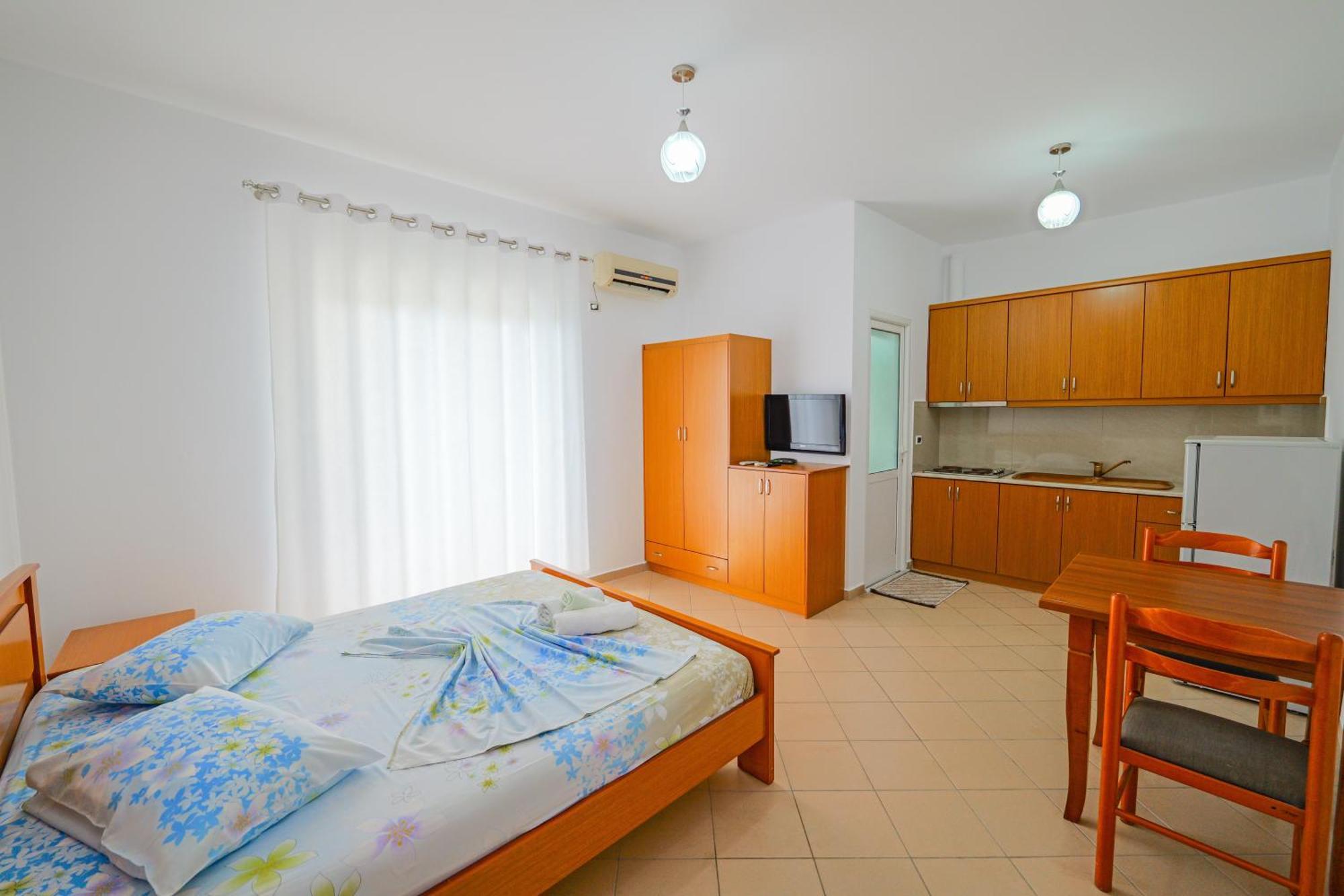 Vila Marina Apartments Sarandë Exteriör bild
