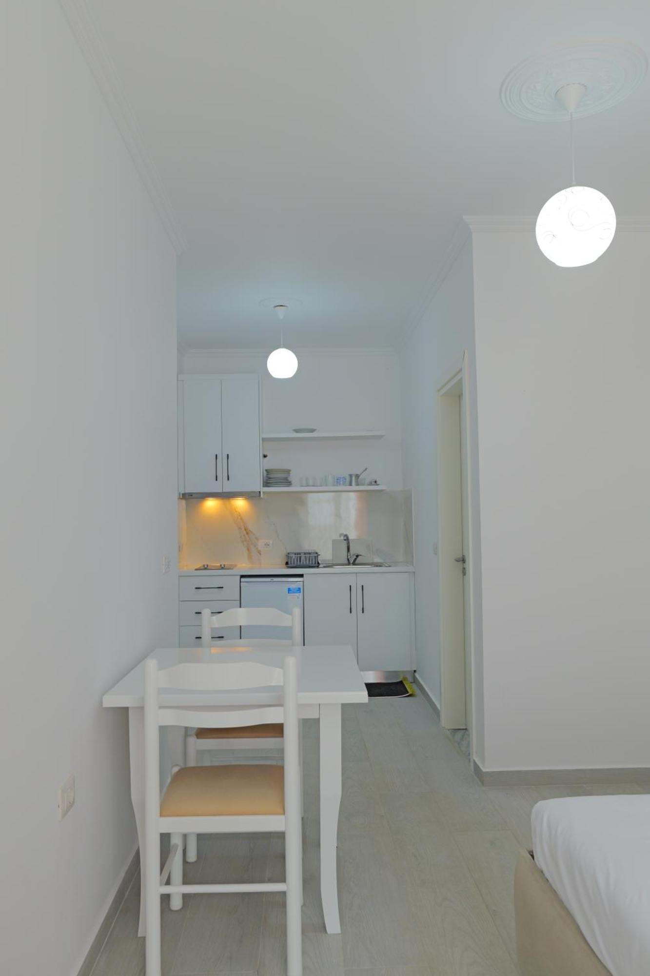 Vila Marina Apartments Sarandë Exteriör bild