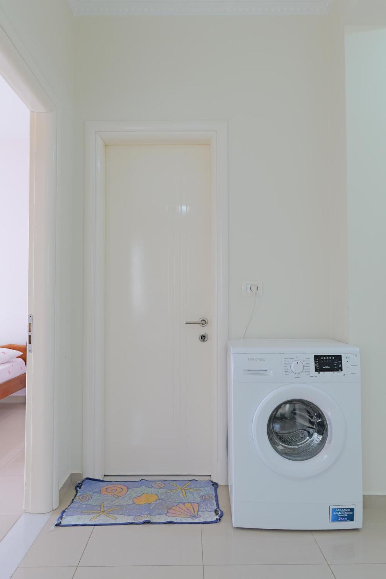 Vila Marina Apartments Sarandë Exteriör bild