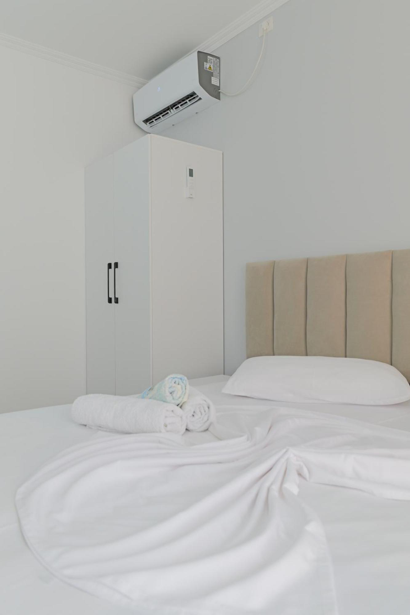 Vila Marina Apartments Sarandë Exteriör bild