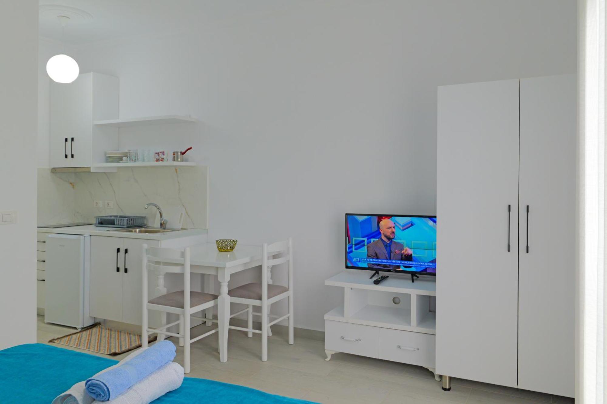 Vila Marina Apartments Sarandë Exteriör bild