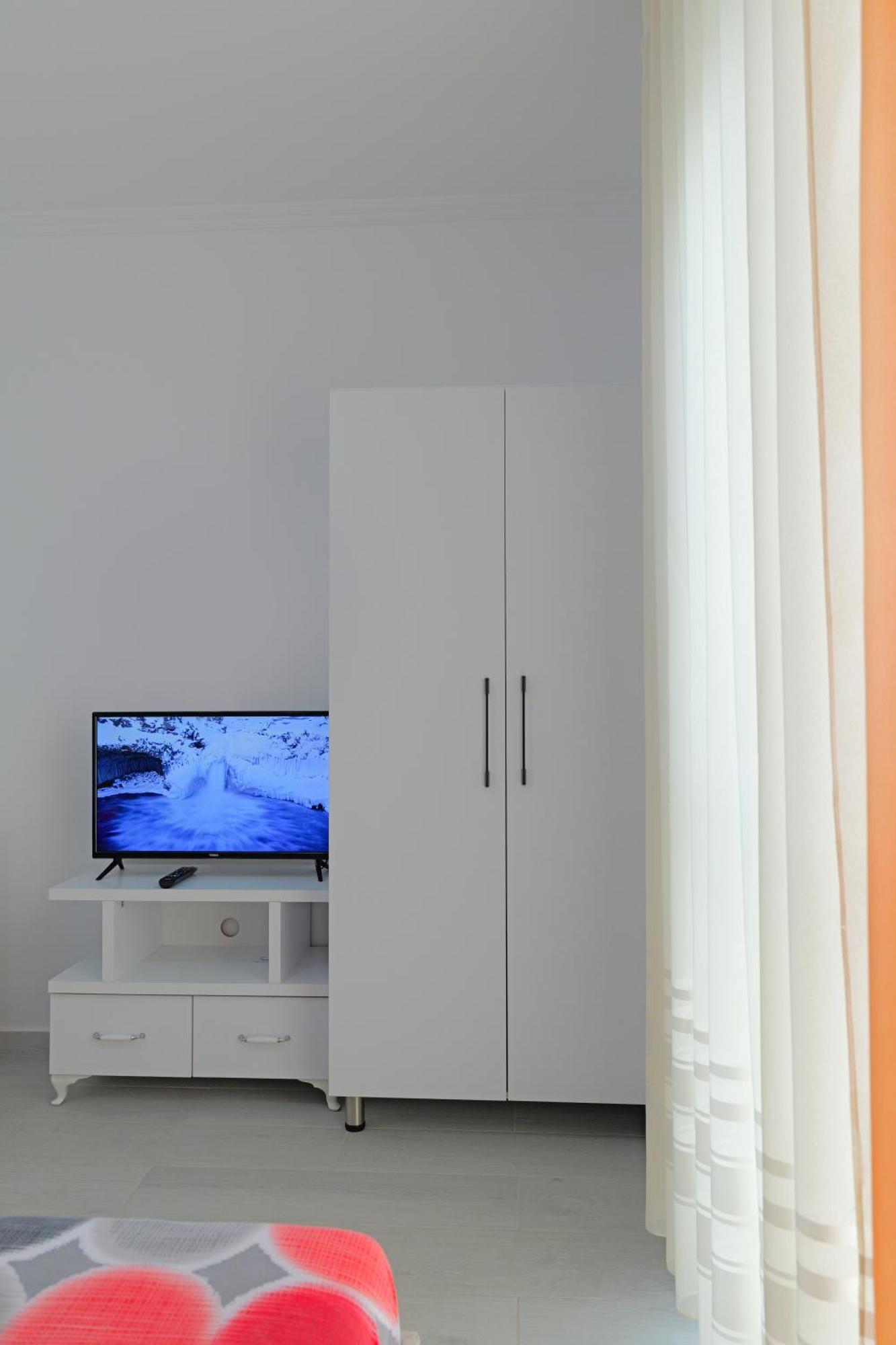 Vila Marina Apartments Sarandë Exteriör bild
